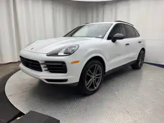 2023 Porsche Cayenne Platinum Edition's photo