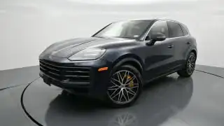 2025 Porsche Cayenne S's photo