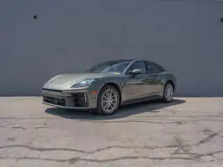 2025 Porsche Panamera 4's photo