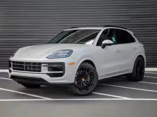 2026 Porsche Cayenne Base photo 1