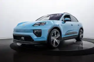 2026 Porsche Macan Macan 4S Electric's photo