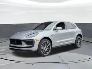 2026 Porsche Macan Base photo 5
