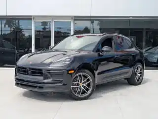 2025 Porsche Macan Base's photo