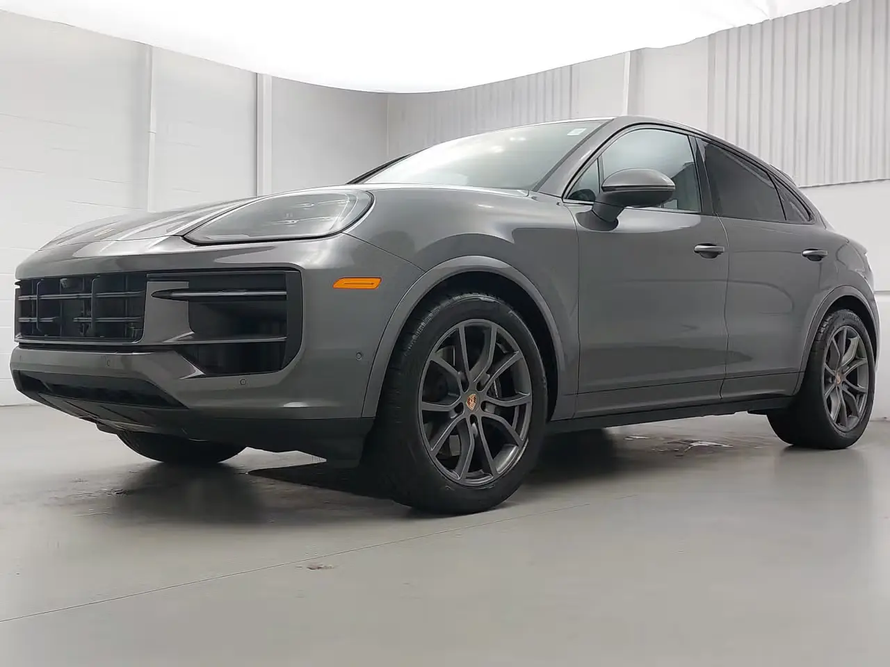 2026 Porsche Cayenne Base photo 4