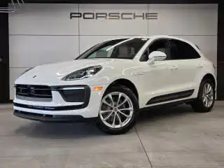 2026 Porsche Macan Base's photo