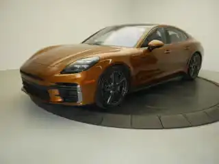 2025 Porsche Panamera Turbo E-Hybrid's photo