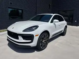 2026 Porsche Macan T's photo