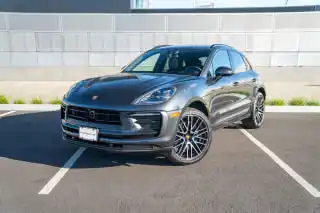 2026 Porsche Macan Base's photo