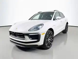 2026 Porsche Macan Base's photo