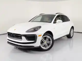 2026 Porsche Macan Base's photo