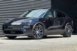 2026 Porsche Macan Macan 4 Electric's photo
