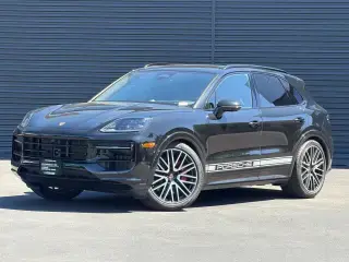 2026 Porsche Cayenne GTS photo 5