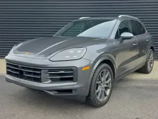 2024 Porsche Cayenne Base photo 5