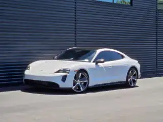 2021 Porsche Taycan Turbo's photo