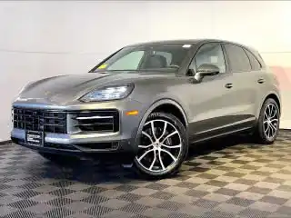 2024 Porsche Cayenne Base's photo