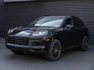 2026 Porsche Cayenne Base photo 1