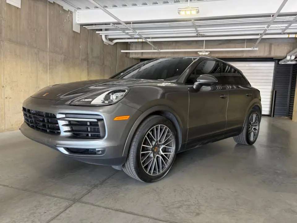 2023 Porsche Cayenne Base photo 3
