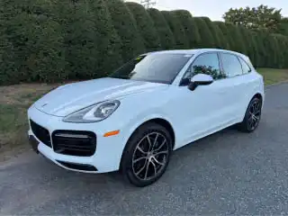 2023 Porsche Cayenne Platinum Edition's photo