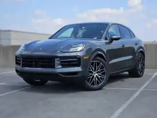 2024 Porsche Cayenne Base's photo