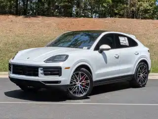 2026 Porsche Cayenne S's photo