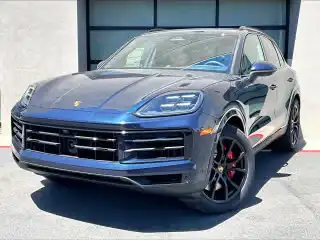 2026 Porsche Cayenne S's photo