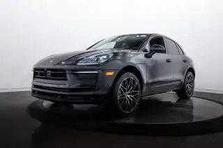 2026 Porsche Macan Base's photo