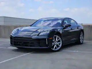 2026 Porsche Panamera 4's photo