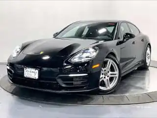 2022 Porsche Panamera 4S's photo