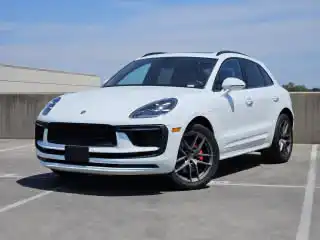 2022 Porsche Macan S's photo