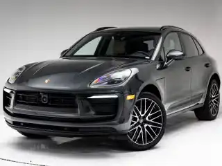 2026 Porsche Macan Base's photo