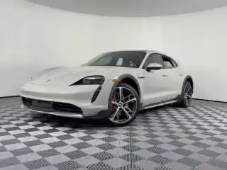 2023 Porsche Taycan 4S Cross Turismo's photo