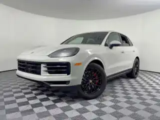 2026 Porsche Cayenne S's photo