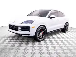 2024 Porsche Cayenne S's photo