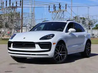 2026 Porsche Macan T's photo