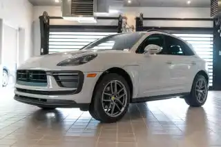 2025 Porsche Macan Base's photo