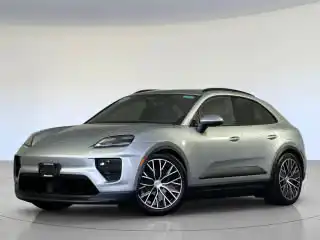 2025 Porsche Macan Macan Electric's photo