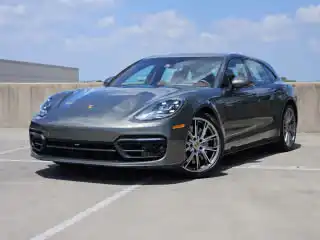 2022 Porsche Panamera 4S E-Hybrid Sport Turismo's photo
