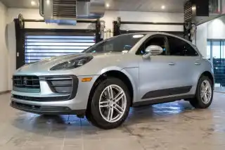 2025 Porsche Macan Base's photo