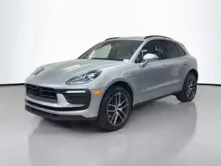 2025 Porsche Macan Base's photo