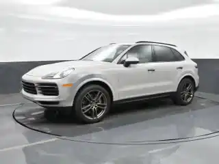 2023 Porsche Cayenne Platinum Edition's photo