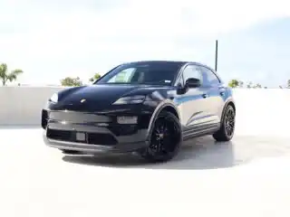 2026 Porsche Macan Macan Electric's photo