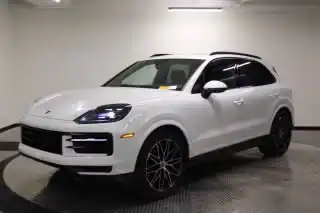 2025 Porsche Cayenne Base's photo