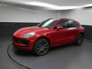 2026 Porsche Macan Base's photo