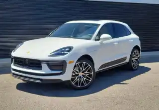 2023 Porsche Macan Base's photo