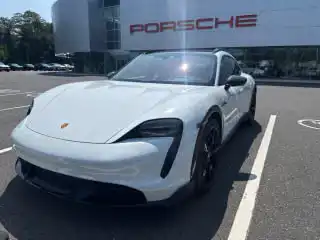 2022 Porsche Taycan Cross Turismo Turbo's photo