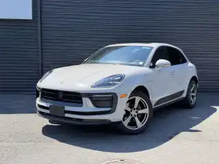 2024 Porsche Macan T's photo