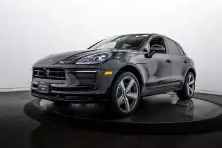 2026 Porsche Macan Base's photo