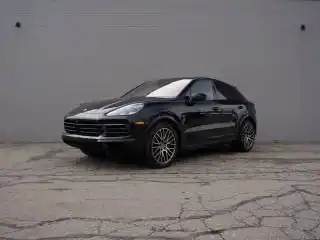 2023 Porsche Cayenne S's photo