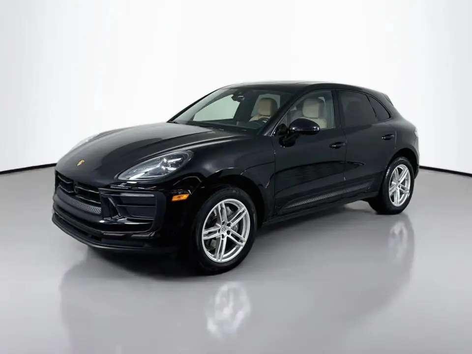 2024 Porsche Macan Base photo 3