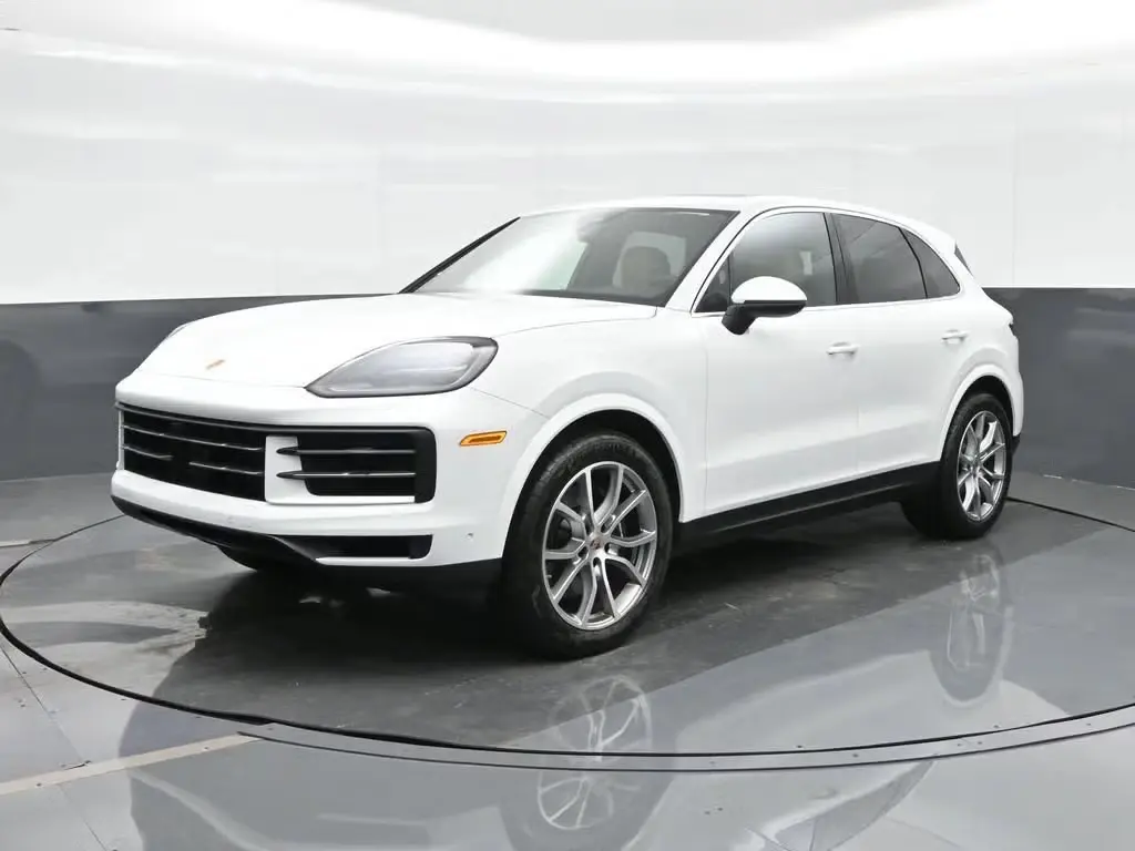 2026 Porsche Cayenne Base photo 4